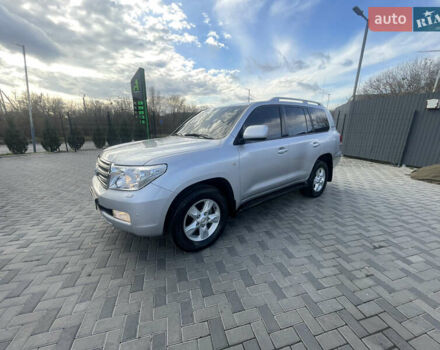 Серый Тойота Ленд Крузер, объемом двигателя 4.46 л и пробегом 104 тыс. км за 36800 $, фото 5 на Automoto.ua