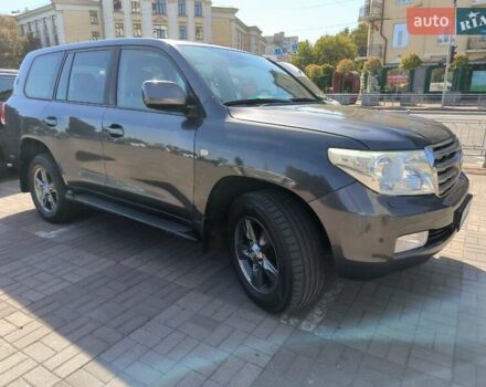 Серый Тойота Ленд Крузер, объемом двигателя 4.7 л и пробегом 199 тыс. км за 25500 $, фото 32 на Automoto.ua