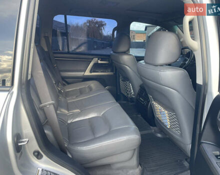 Серый Тойота Ленд Крузер, объемом двигателя 4.46 л и пробегом 104 тыс. км за 36800 $, фото 21 на Automoto.ua