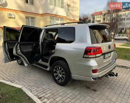 Серый Тойота Ленд Крузер, объемом двигателя 4.7 л и пробегом 305 тыс. км за 25500 $, фото 68 на Automoto.ua