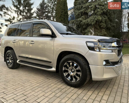 Серый Тойота Ленд Крузер, объемом двигателя 4.7 л и пробегом 305 тыс. км за 25500 $, фото 18 на Automoto.ua