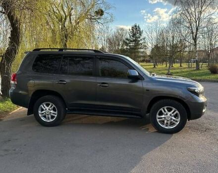 Серый Тойота Ленд Крузер, объемом двигателя 4.5 л и пробегом 510 тыс. км за 24500 $, фото 7 на Automoto.ua