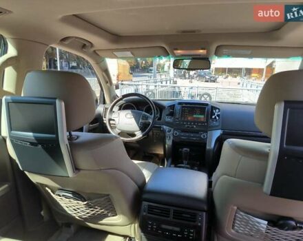 Серый Тойота Ленд Крузер, объемом двигателя 4.7 л и пробегом 199 тыс. км за 25500 $, фото 24 на Automoto.ua
