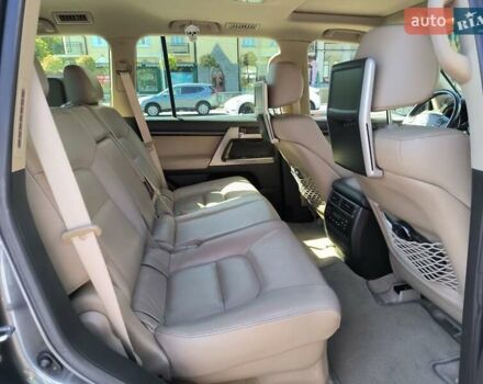 Серый Тойота Ленд Крузер, объемом двигателя 4.7 л и пробегом 199 тыс. км за 25500 $, фото 21 на Automoto.ua