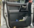 Серый Тойота Ленд Крузер, объемом двигателя 5.7 л и пробегом 220 тыс. км за 26500 $, фото 16 на Automoto.ua