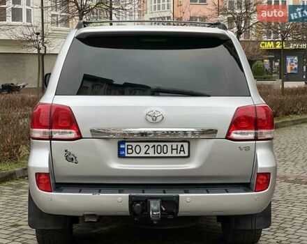 Серый Тойота Ленд Крузер, объемом двигателя 5.7 л и пробегом 220 тыс. км за 26500 $, фото 14 на Automoto.ua