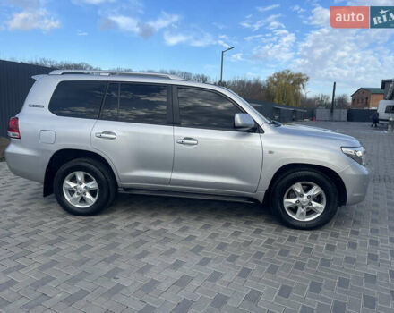 Серый Тойота Ленд Крузер, объемом двигателя 4.46 л и пробегом 104 тыс. км за 36800 $, фото 10 на Automoto.ua