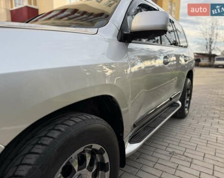 Серый Тойота Ленд Крузер, объемом двигателя 4.7 л и пробегом 305 тыс. км за 25500 $, фото 22 на Automoto.ua