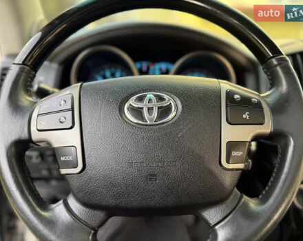 Серый Тойота Ленд Крузер, объемом двигателя 4.7 л и пробегом 305 тыс. км за 25500 $, фото 64 на Automoto.ua