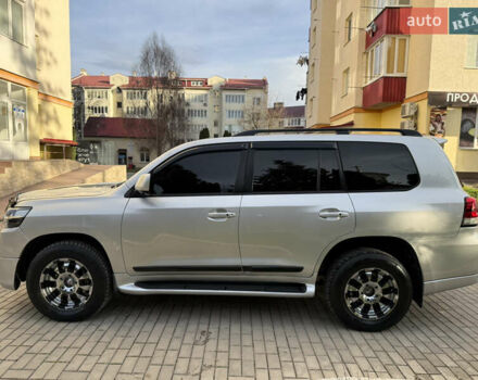 Серый Тойота Ленд Крузер, объемом двигателя 4.7 л и пробегом 305 тыс. км за 25500 $, фото 4 на Automoto.ua