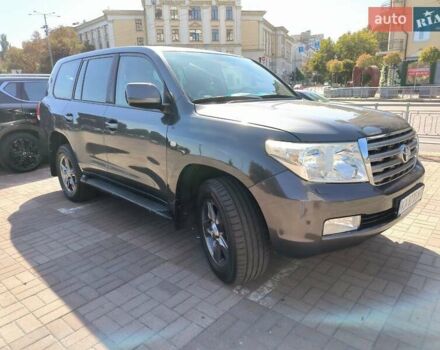 Серый Тойота Ленд Крузер, объемом двигателя 4.7 л и пробегом 199 тыс. км за 25500 $, фото 44 на Automoto.ua