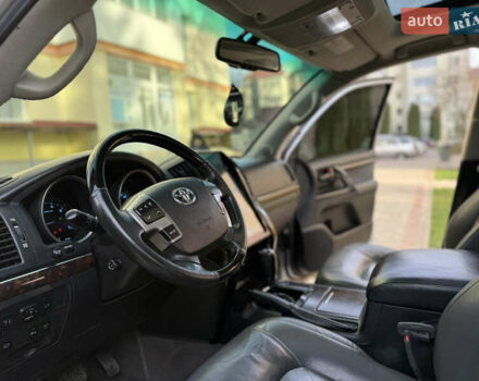 Серый Тойота Ленд Крузер, объемом двигателя 4.7 л и пробегом 305 тыс. км за 25500 $, фото 71 на Automoto.ua