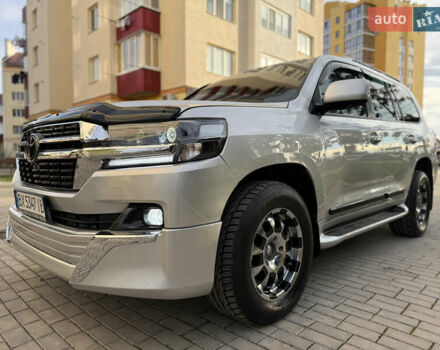 Серый Тойота Ленд Крузер, объемом двигателя 4.7 л и пробегом 305 тыс. км за 25500 $, фото 19 на Automoto.ua