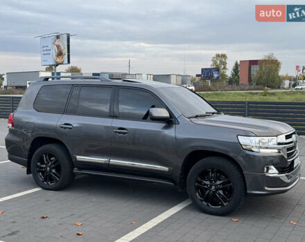 Серый Тойота Ленд Крузер, объемом двигателя 4.5 л и пробегом 275 тыс. км за 26900 $, фото 77 на Automoto.ua