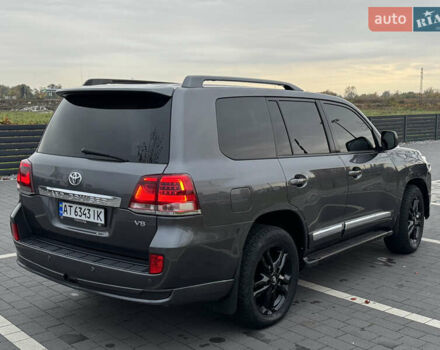 Серый Тойота Ленд Крузер, объемом двигателя 4.5 л и пробегом 275 тыс. км за 26900 $, фото 24 на Automoto.ua