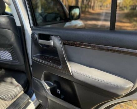 Серый Тойота Ленд Крузер, объемом двигателя 4.5 л и пробегом 195 тыс. км за 25000 $, фото 24 на Automoto.ua