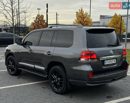 Серый Тойота Ленд Крузер, объемом двигателя 4.5 л и пробегом 275 тыс. км за 26900 $, фото 14 на Automoto.ua