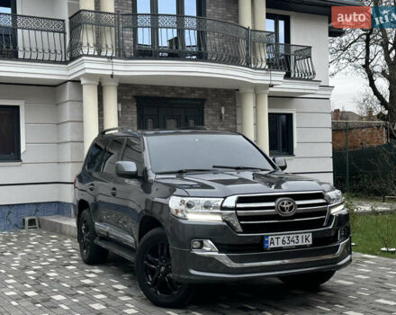 Серый Тойота Ленд Крузер, объемом двигателя 4.5 л и пробегом 285 тыс. км за 25900 $, фото 4 на Automoto.ua