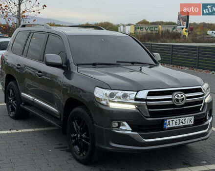 Серый Тойота Ленд Крузер, объемом двигателя 4.5 л и пробегом 275 тыс. км за 26900 $, фото 18 на Automoto.ua