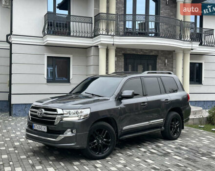 Серый Тойота Ленд Крузер, объемом двигателя 4.5 л и пробегом 285 тыс. км за 25900 $, фото 13 на Automoto.ua