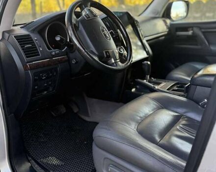 Серый Тойота Ленд Крузер, объемом двигателя 4.5 л и пробегом 195 тыс. км за 25000 $, фото 17 на Automoto.ua