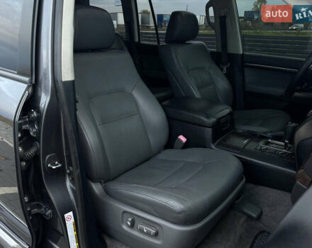 Серый Тойота Ленд Крузер, объемом двигателя 4.5 л и пробегом 275 тыс. км за 26900 $, фото 38 на Automoto.ua