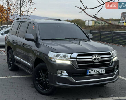 Серый Тойота Ленд Крузер, объемом двигателя 4.5 л и пробегом 275 тыс. км за 26900 $, фото 5 на Automoto.ua