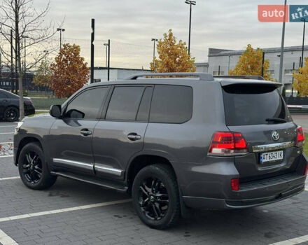 Серый Тойота Ленд Крузер, объемом двигателя 4.5 л и пробегом 275 тыс. км за 26900 $, фото 17 на Automoto.ua