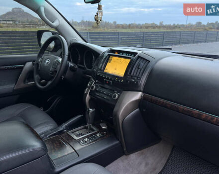 Серый Тойота Ленд Крузер, объемом двигателя 4.5 л и пробегом 285 тыс. км за 25900 $, фото 35 на Automoto.ua