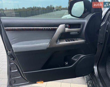 Серый Тойота Ленд Крузер, объемом двигателя 4.5 л и пробегом 275 тыс. км за 26900 $, фото 47 на Automoto.ua