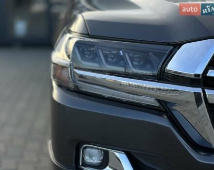 Серый Тойота Ленд Крузер, объемом двигателя 4.5 л и пробегом 139 тыс. км за 39000 $, фото 4 на Automoto.ua