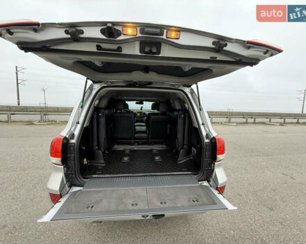 Серый Тойота Ленд Крузер, объемом двигателя 4.5 л и пробегом 280 тыс. км за 32500 $, фото 61 на Automoto.ua