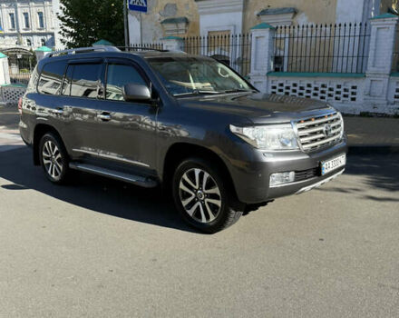 Серый Тойота Ленд Крузер, объемом двигателя 4.46 л и пробегом 267 тыс. км за 31500 $, фото 4 на Automoto.ua