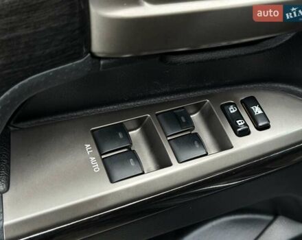 Серый Тойота Ленд Крузер, объемом двигателя 4.5 л и пробегом 139 тыс. км за 39000 $, фото 32 на Automoto.ua