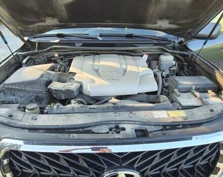 Серый Тойота Ленд Крузер, объемом двигателя 4.7 л и пробегом 256 тыс. км за 26000 $, фото 18 на Automoto.ua