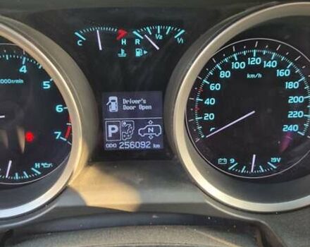 Серый Тойота Ленд Крузер, объемом двигателя 4.7 л и пробегом 256 тыс. км за 26000 $, фото 4 на Automoto.ua