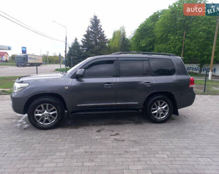 Серый Тойота Ленд Крузер, объемом двигателя 4.5 л и пробегом 282 тыс. км за 28500 $, фото 3 на Automoto.ua