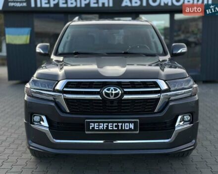 Серый Тойота Ленд Крузер, объемом двигателя 4.5 л и пробегом 139 тыс. км за 39000 $, фото 3 на Automoto.ua