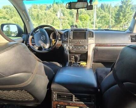 Серый Тойота Ленд Крузер, объемом двигателя 4.7 л и пробегом 256 тыс. км за 26000 $, фото 14 на Automoto.ua