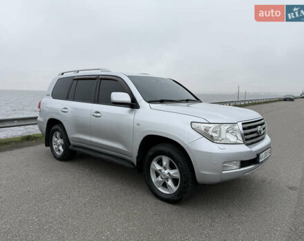 Серый Тойота Ленд Крузер, объемом двигателя 4.5 л и пробегом 280 тыс. км за 32500 $, фото 8 на Automoto.ua