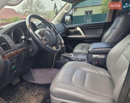 Серый Тойота Ленд Крузер, объемом двигателя 4.5 л и пробегом 282 тыс. км за 28500 $, фото 8 на Automoto.ua