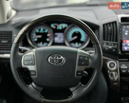 Серый Тойота Ленд Крузер, объемом двигателя 4.5 л и пробегом 139 тыс. км за 39000 $, фото 27 на Automoto.ua