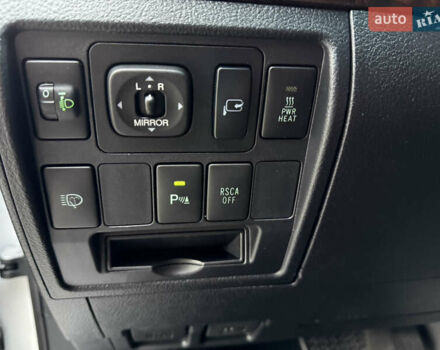 Серый Тойота Ленд Крузер, объемом двигателя 4.5 л и пробегом 280 тыс. км за 32500 $, фото 24 на Automoto.ua