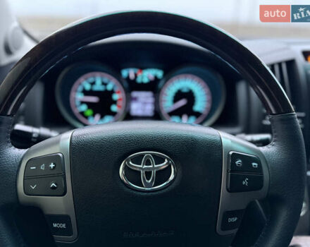 Серый Тойота Ленд Крузер, объемом двигателя 4.5 л и пробегом 280 тыс. км за 32500 $, фото 27 на Automoto.ua