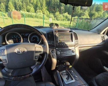 Серый Тойота Ленд Крузер, объемом двигателя 4.7 л и пробегом 256 тыс. км за 26000 $, фото 12 на Automoto.ua