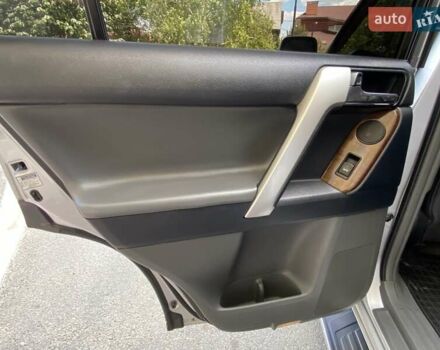 Сірий Тойота Ленд Крузер, об'ємом двигуна 4 л та пробігом 271 тис. км за 22800 $, фото 21 на Automoto.ua