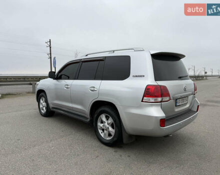 Серый Тойота Ленд Крузер, объемом двигателя 4.5 л и пробегом 280 тыс. км за 32500 $, фото 4 на Automoto.ua