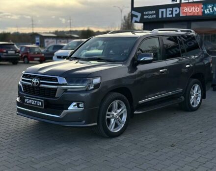 Серый Тойота Ленд Крузер, объемом двигателя 4.5 л и пробегом 139 тыс. км за 39000 $, фото 2 на Automoto.ua