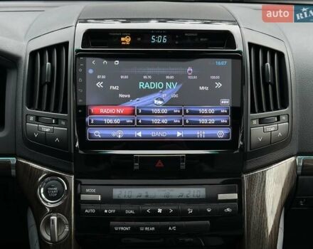 Серый Тойота Ленд Крузер, объемом двигателя 4.5 л и пробегом 139 тыс. км за 39000 $, фото 28 на Automoto.ua