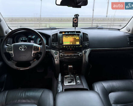 Серый Тойота Ленд Крузер, объемом двигателя 4.5 л и пробегом 280 тыс. км за 32500 $, фото 20 на Automoto.ua